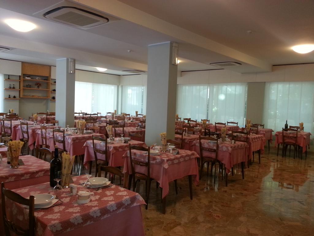 Hotel Irene Riccione Ngoại thất bức ảnh